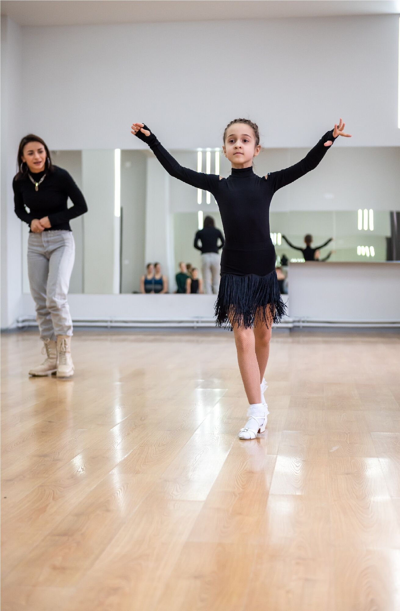 Илона Гвоздева поддержала детей-переселенцев с танцевальными способностями