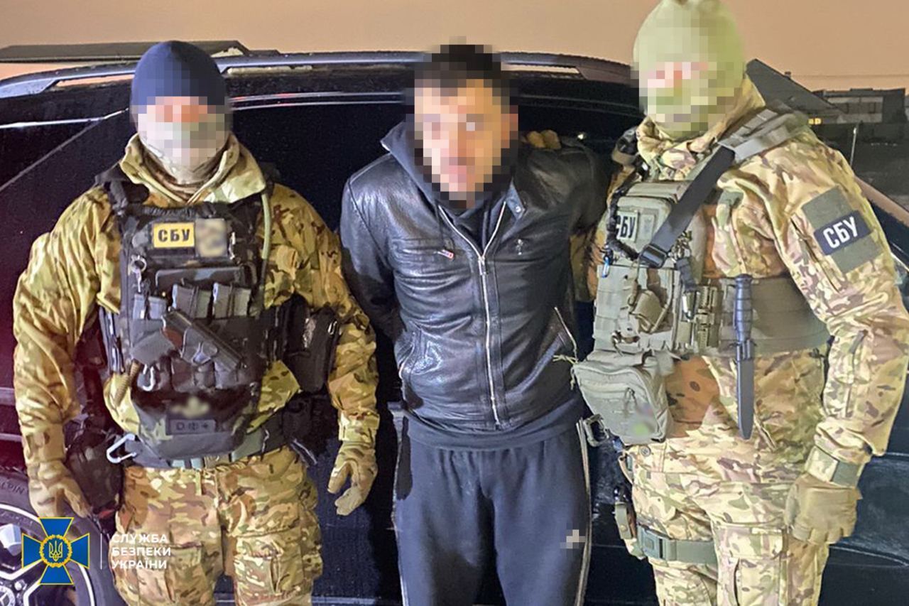 Продавали наркотики в Евросоюзе: СБУ ''вывела'' из-за границы и задержала в Украине лидеров банды (фото)