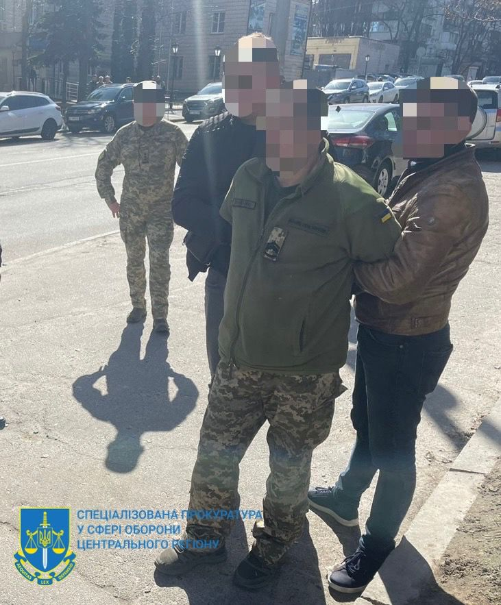 У Києві затримали посадовця місцевого ТЦК та СП