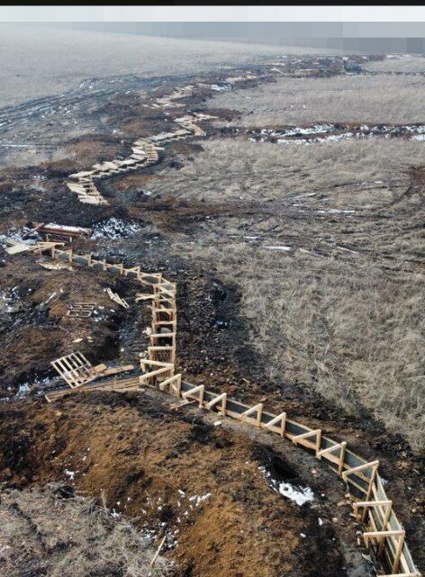Более 80 км фортификаций в Донецкой и Запорожской областях построил Стальной фронт Ахметова (фото)