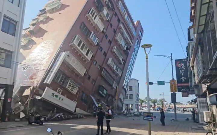 На Тайване произошло мощное землетрясение, сила толчков оценивается в 7,7 балла