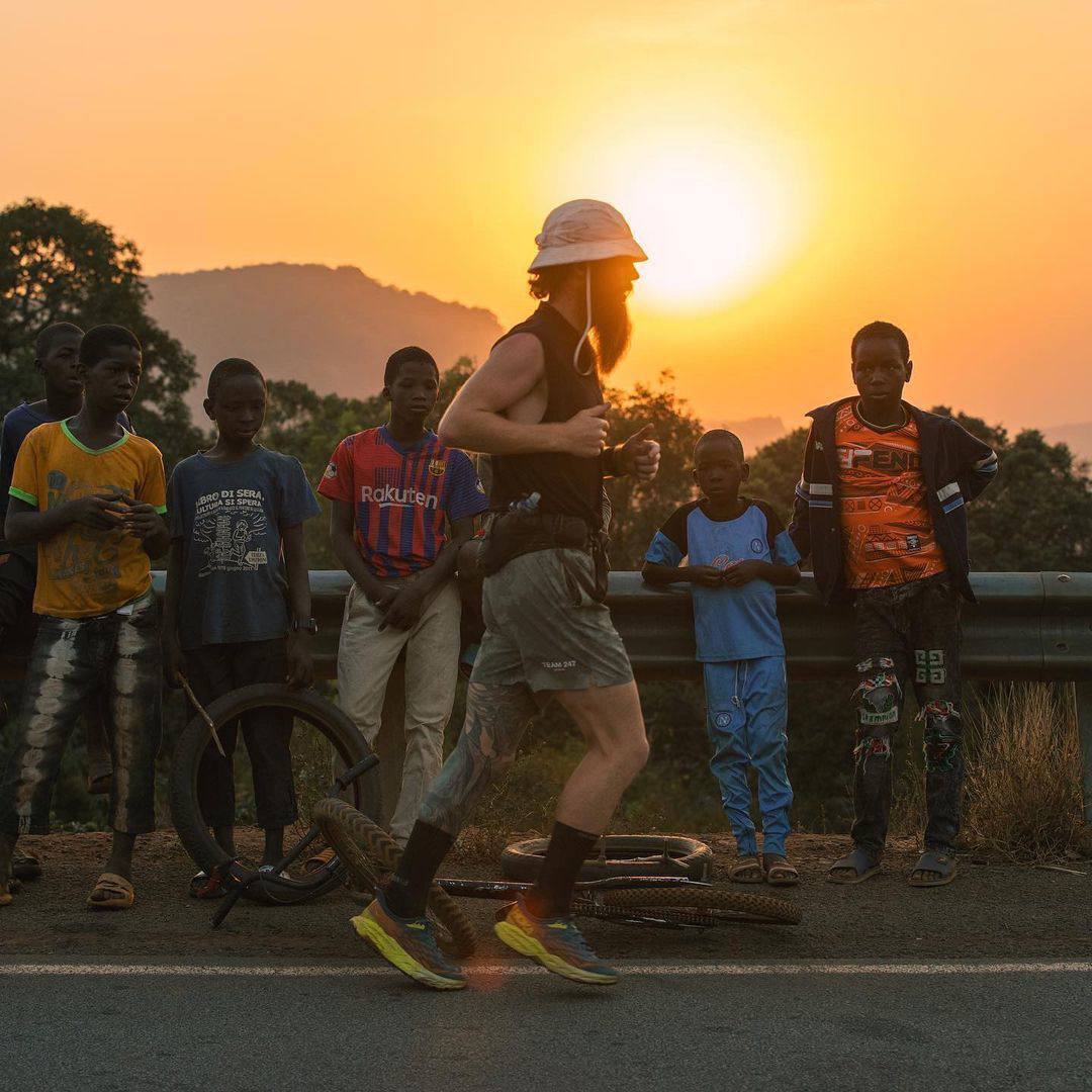 Британец впервые в истории человечества пробежал через всю Африку, преодолев 16 250 км и 16 стран