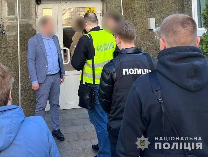 Схема розкрадання у Києві: гендиректор КП та його спільники привласнили майже 10 млн грн на ремонті доріг