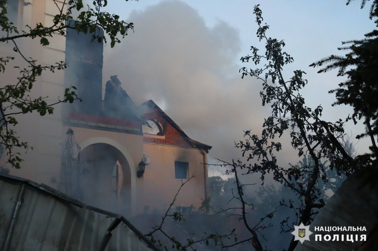 Харків під обстрілом: двоє постраждалих, пожежа та руйнування від російських снарядів