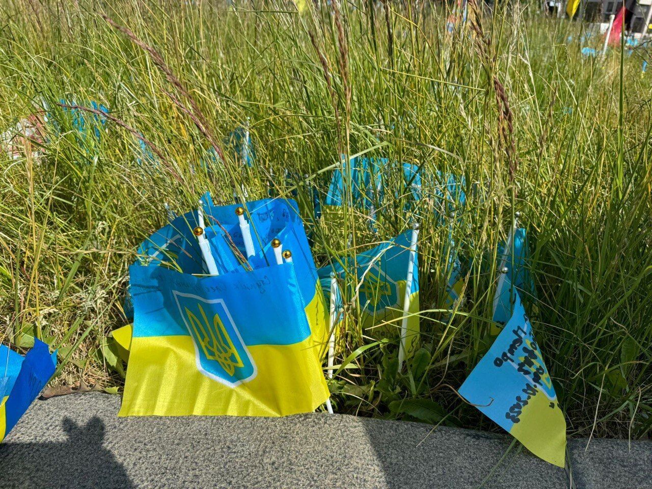 В Киеве прошла акция по облагорожению мемориала на Майдане Незалежности