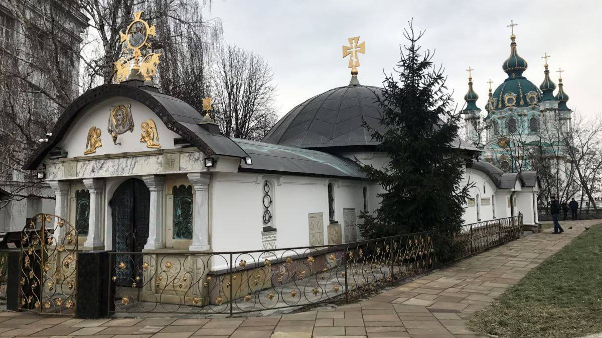 В Киеве снесли незаконную ''церковь-самострой'' УПЦ МП вблизи Десятинной церкви