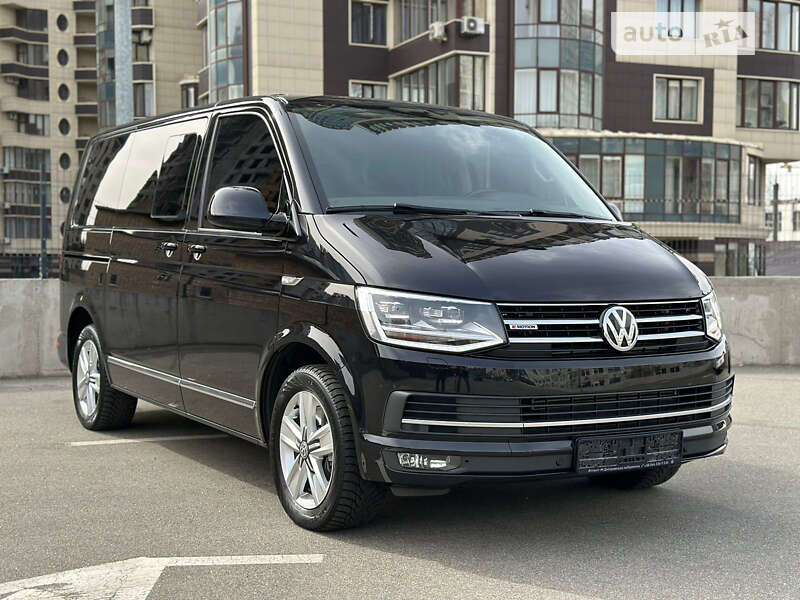 VOLKSWAGEN MULTIVAN 2020 года выпуска
