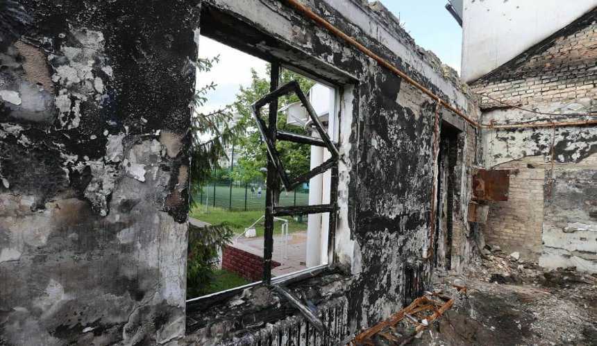 Повністю зруйнована дитячо-юнацька спортивна школа в Ірпені