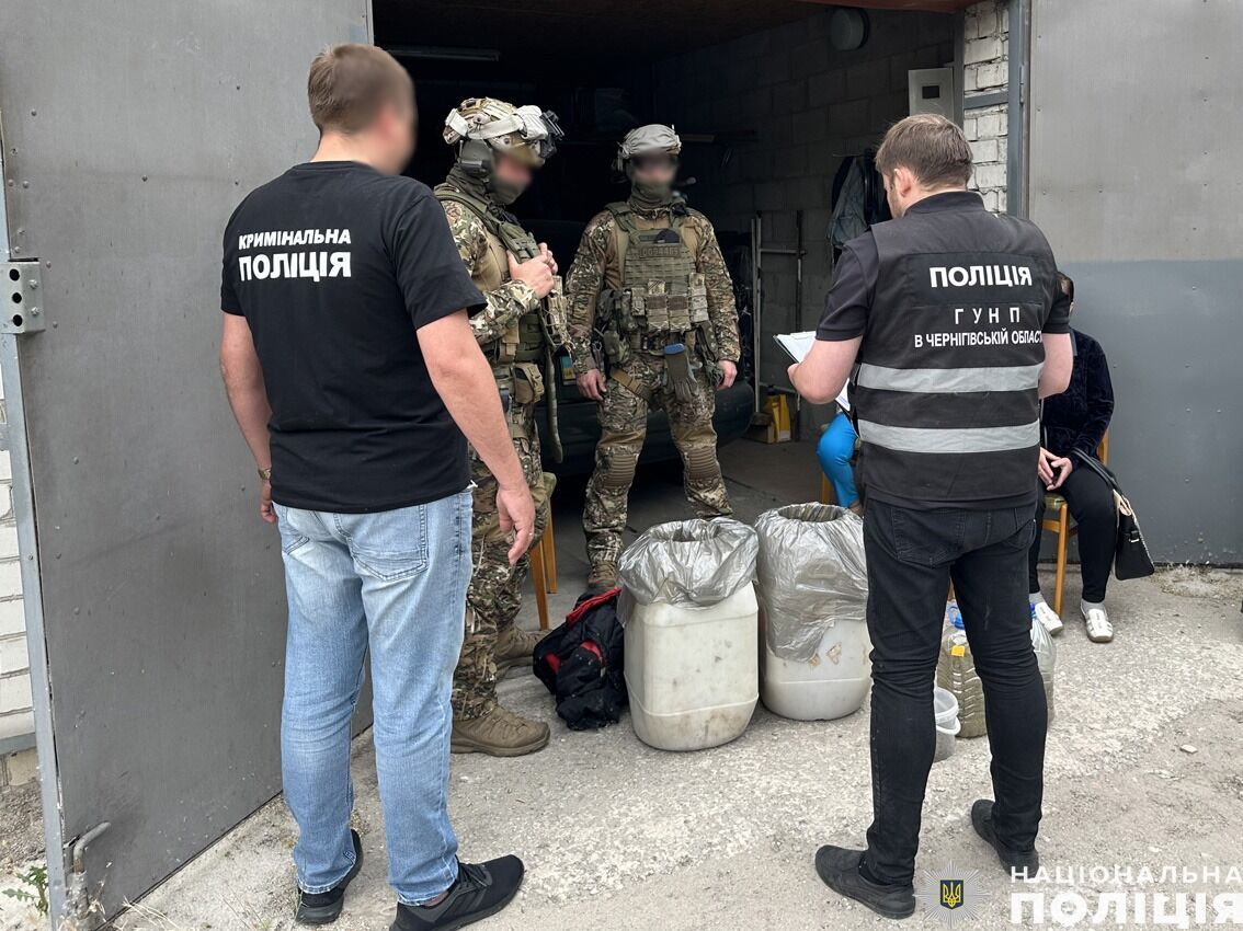 В Черниговской области задержали двух мужчин, которые взорвали банк, чтобы похитить более 5 млн грн