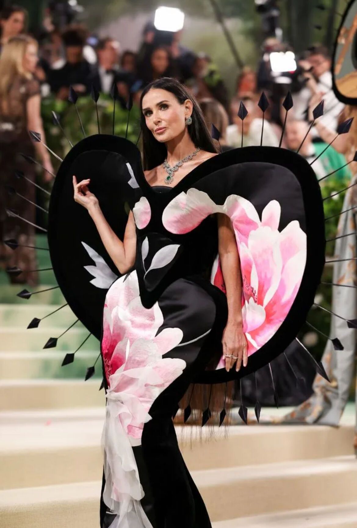  Демі Мур і Дженніфер Лопес приголомшили публіку на Met Gala 2024