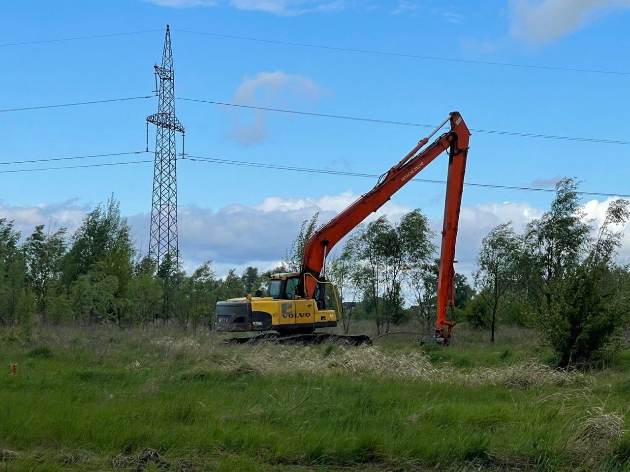 Намивають пісок у ''смарагдовій мережі'': журналісти виявили, ймовірно, незаконну точку видобутку під Києвом