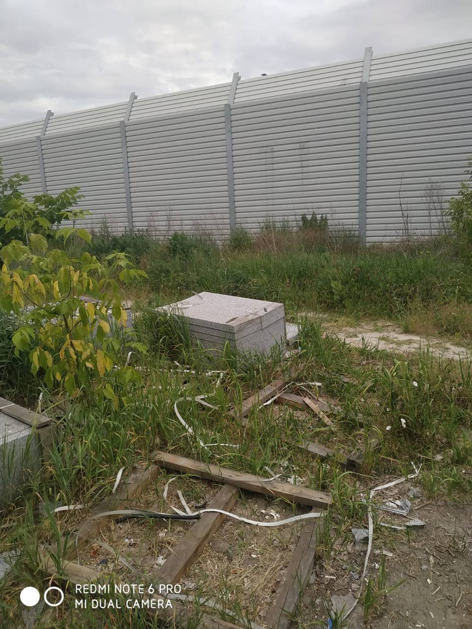 ''Закопали'' майже 330 млн? Активісти звернулись до прокуратури Києва через недобудований перехід на Кільцевій (фото)