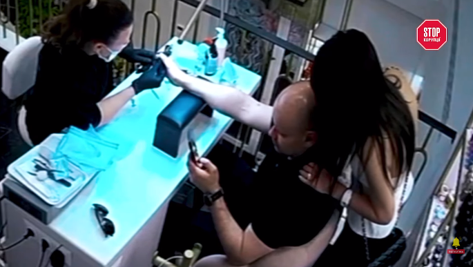 Дмитро Вербицький, манікюр