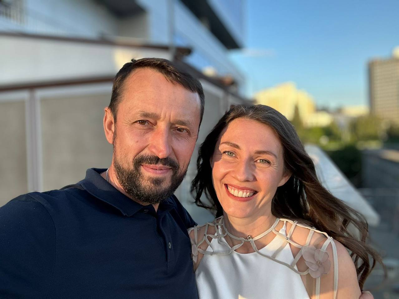 Разом із дружиною Євгена Хмари - нардеп Валерій Дубіль, який підтримує фонд ''Надія''