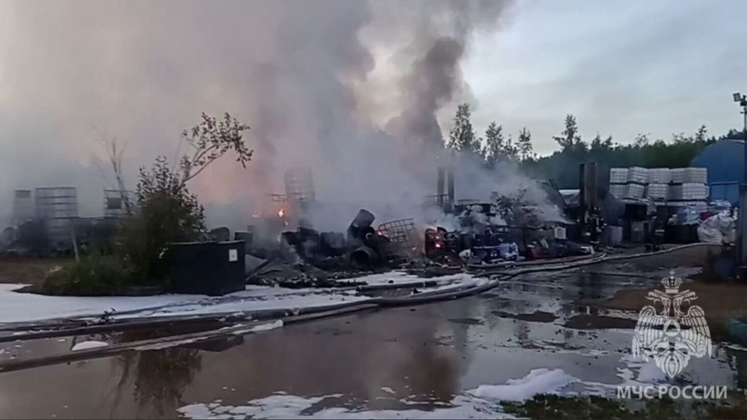 Взрывы в Брянской и Белгородской областях, мощный пожар в Нижнем Новгороде