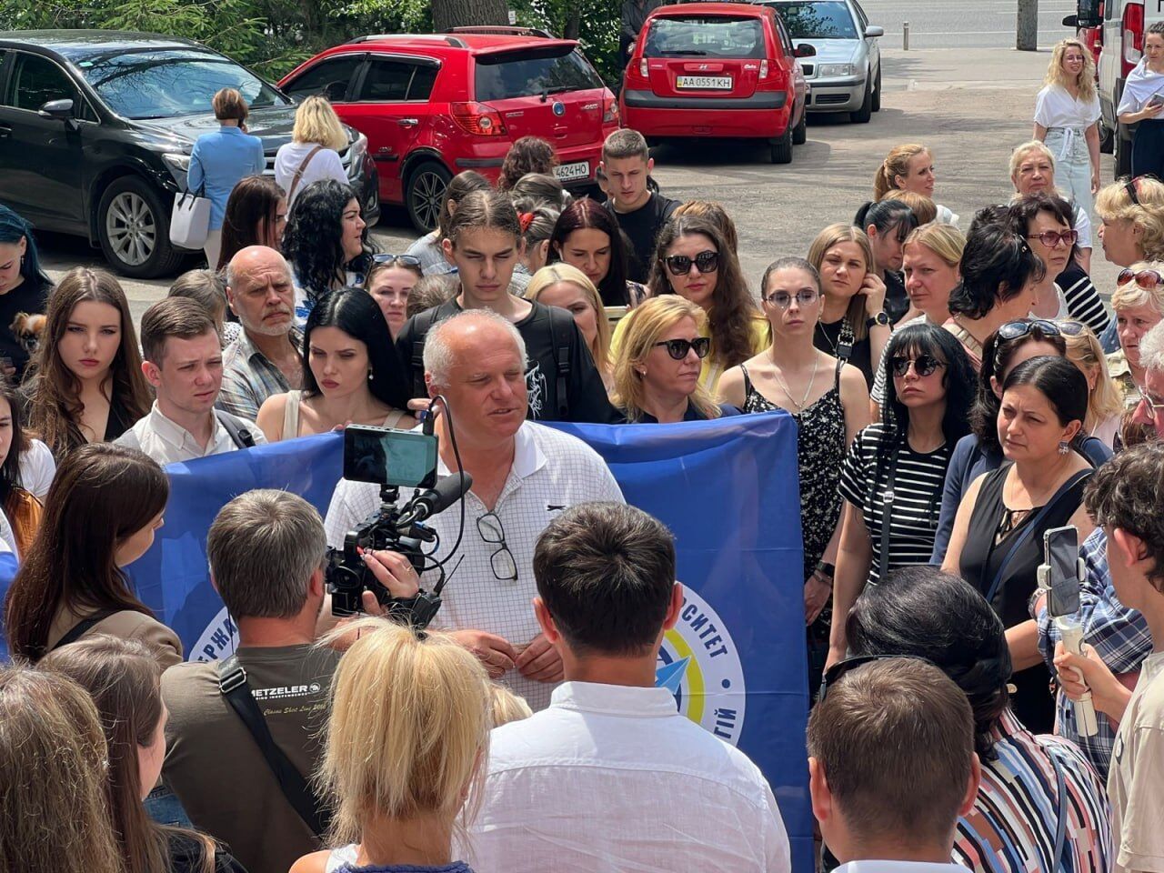 ''Руки геть від ДУІТ'': студенти й викладачі - проти кулуарного рішення МОН про реорганізацію вишу (фото)