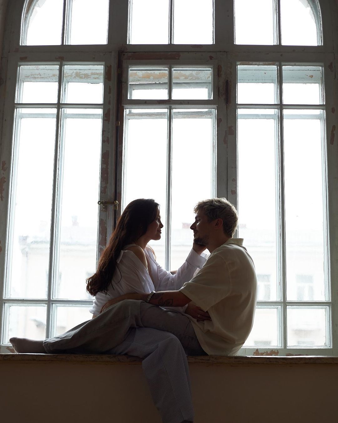 Позитив второй раз женился: пара поделилась романтическими фото