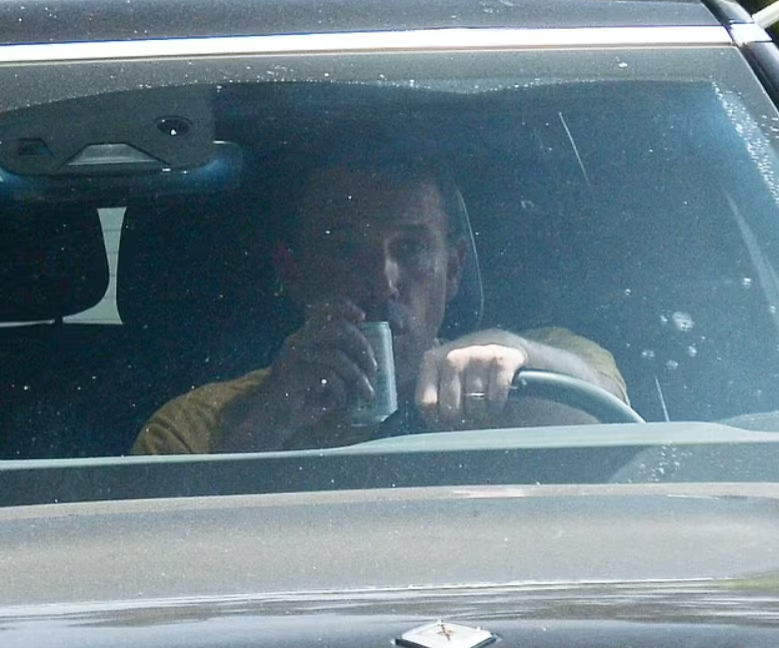 Бен Аффлек засвітився з кільцем на пальці на тлі новин про розлучення з Джей Ло