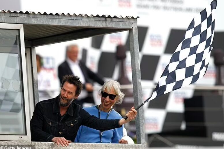 Киану Ривз признался, что постоянно думает о смерти: ''Мне 59, и я всегда об этом думаю''