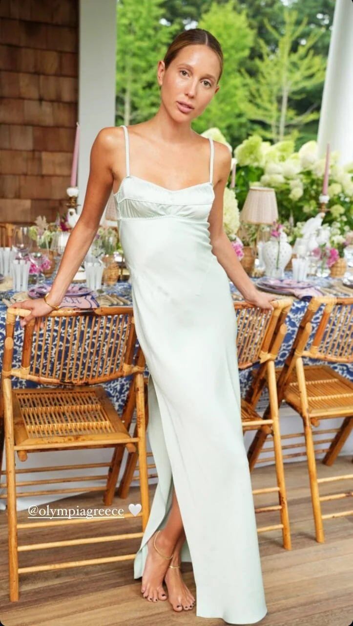 Принцесса в платье украинского бренда