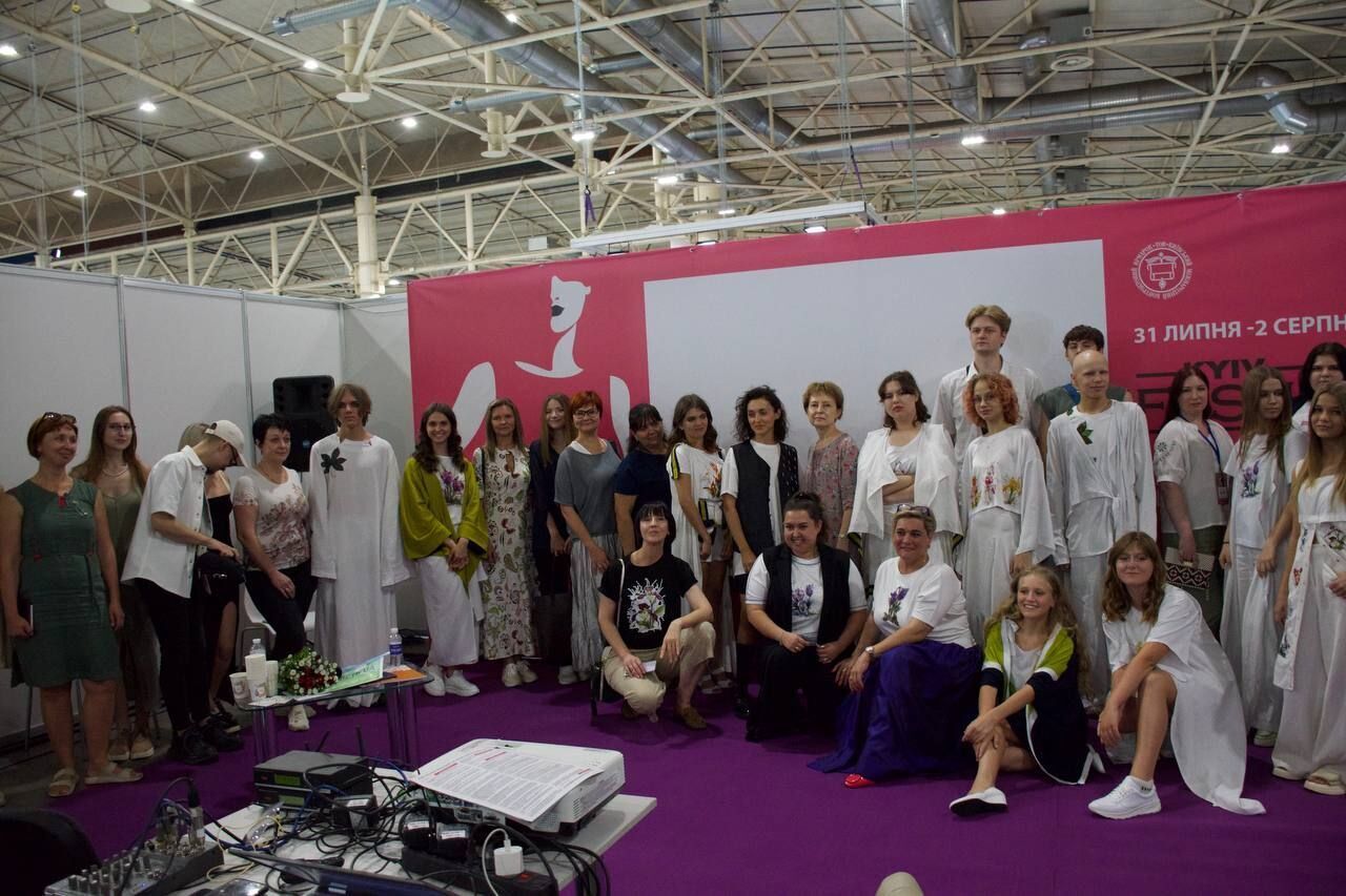 У столиці презентували колекцію екоодягу підлітків ''СтійкістьUA''