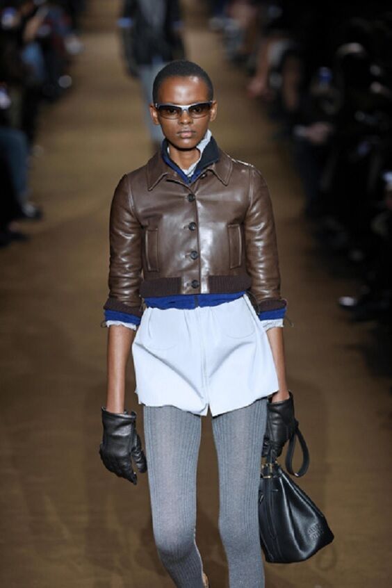 Модель кожанной куртки из показа Prada