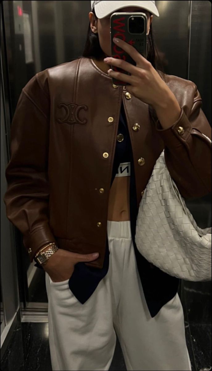 Кожанный бомбер 2024