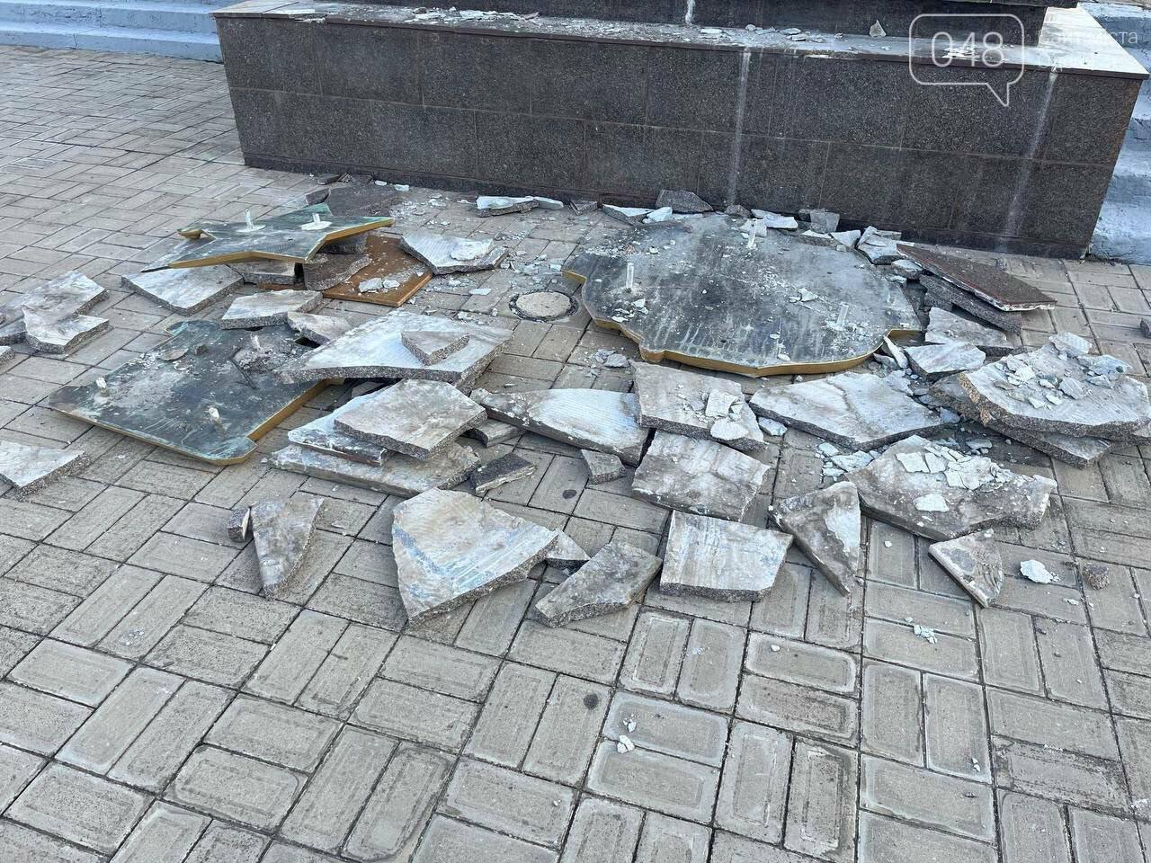 В Одесі демонтували пам’ятник радянському вождю під час комендантської години