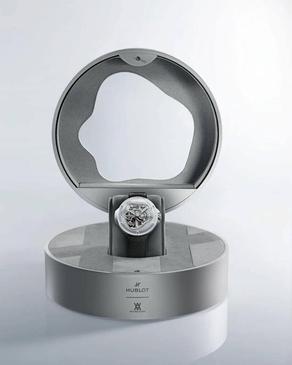 Прозрачность, титановый корпус и вода как вдохновение: новые часы от Hublot за $69 000