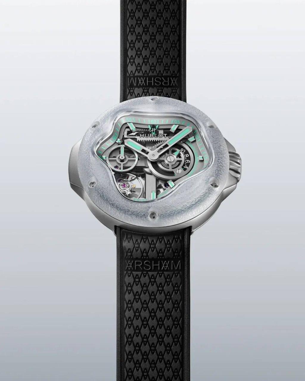 Прозрачность, титановый корпус и вода как вдохновение: новые часы от Hublot за $69 000