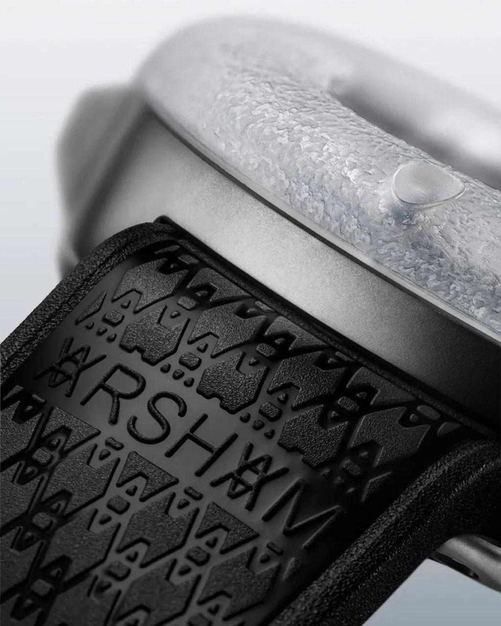 Прозрачность, титановый корпус и вода как вдохновение: новые часы от Hublot за $69 000