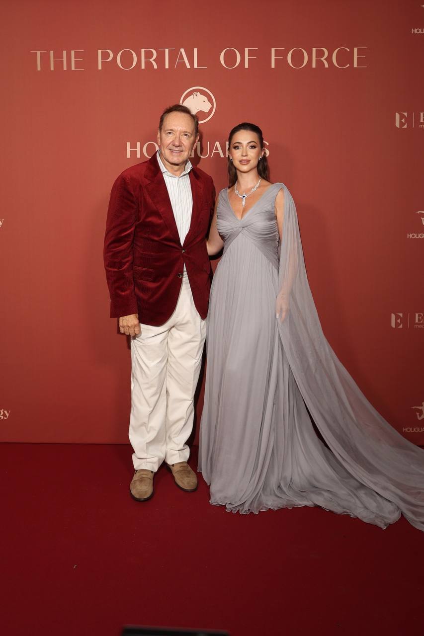 В Дубае состоялась презентация трейлера фильма ''Holiguards Saga - The Portal of Force'' от продюсера украинского происхождения Эльвиры Гавриловой-Патерсон