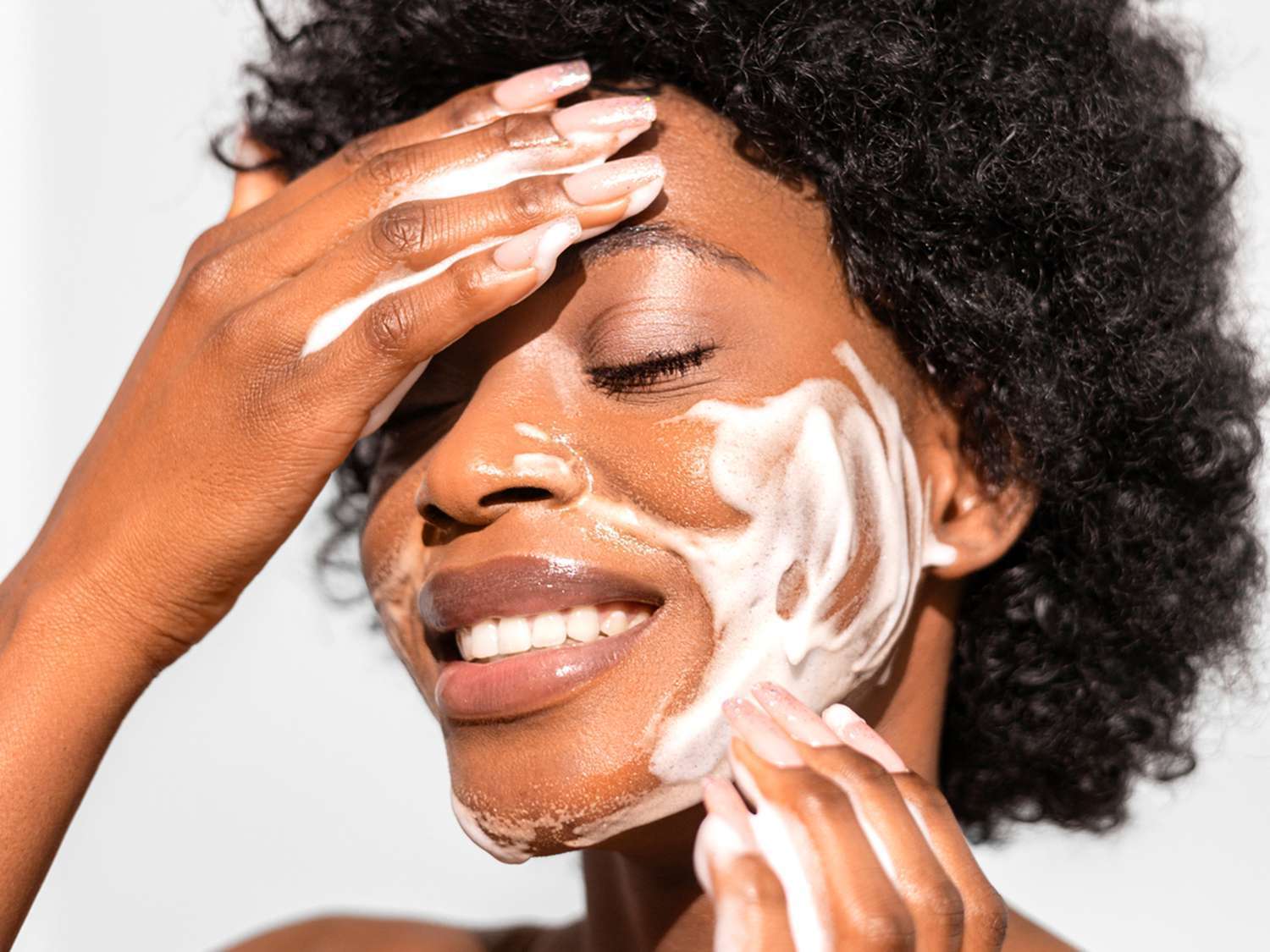 Что не работает осенью: главные ошибки в уходе за кожей