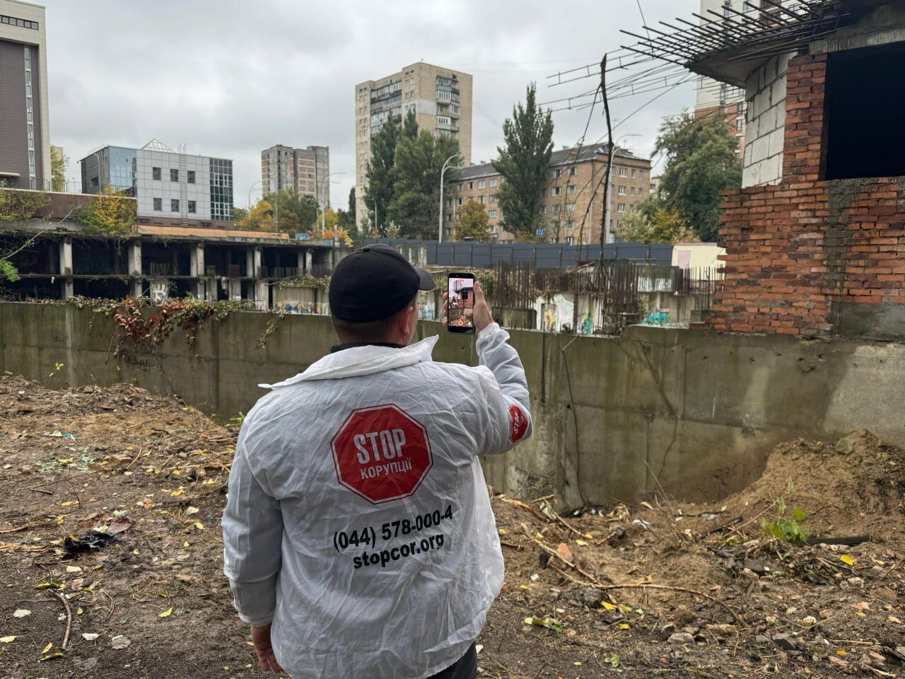 Афера на $2 млн: луганский экс-аудитор Березинский ''оживил'' скандальный ЖК Aston Park?