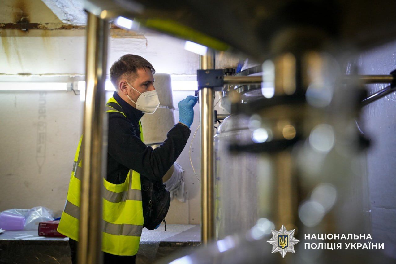 Разоблачен наркосиндикат с ''центром управления'' в рф: производили психотропы как на заводе