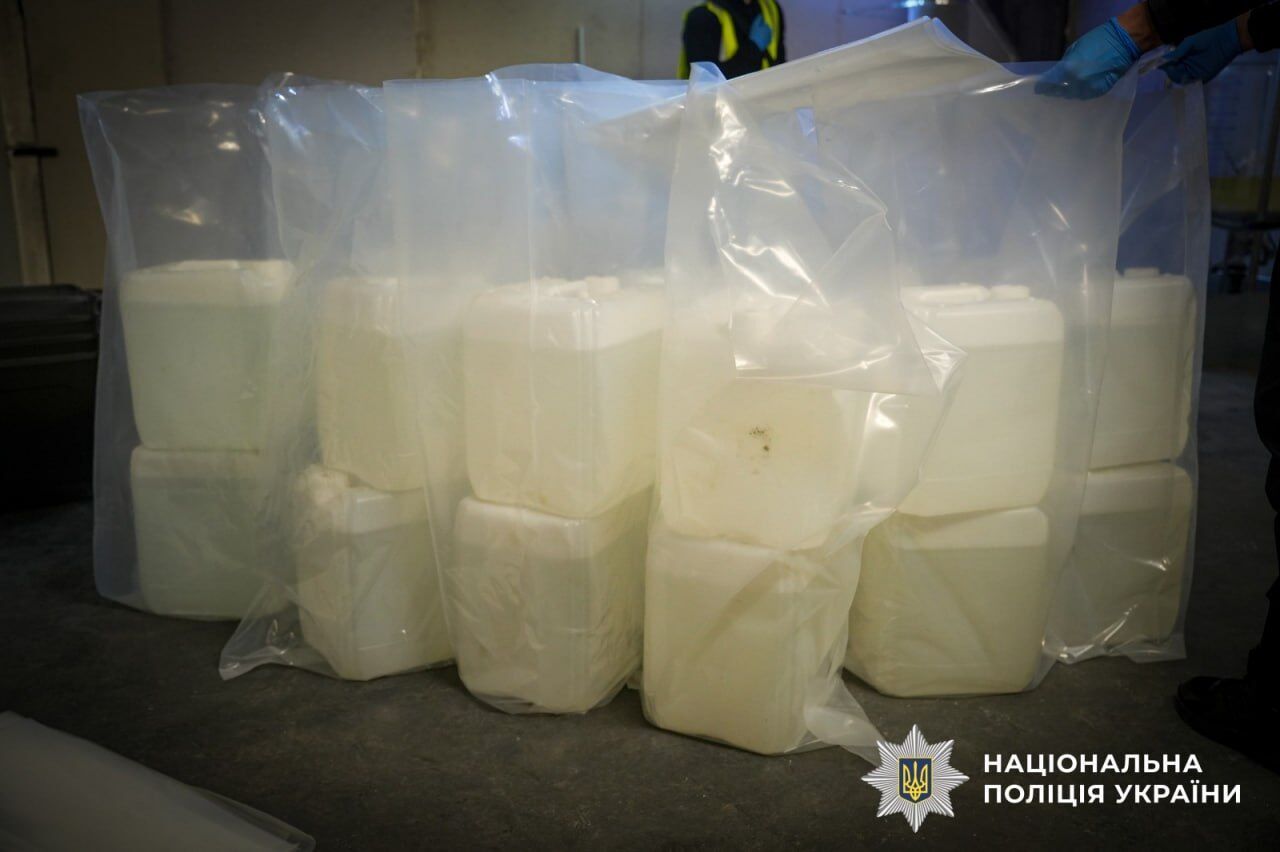 Разоблачен наркосиндикат с ''центром управления'' в рф: производили психотропы как на заводе