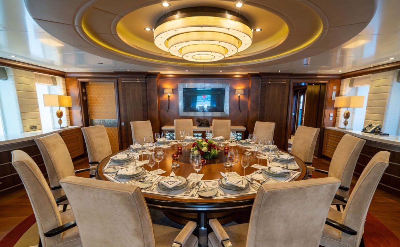 Медиа сообщают о продаже яхты Ярославского за $49 млн с 2011 года