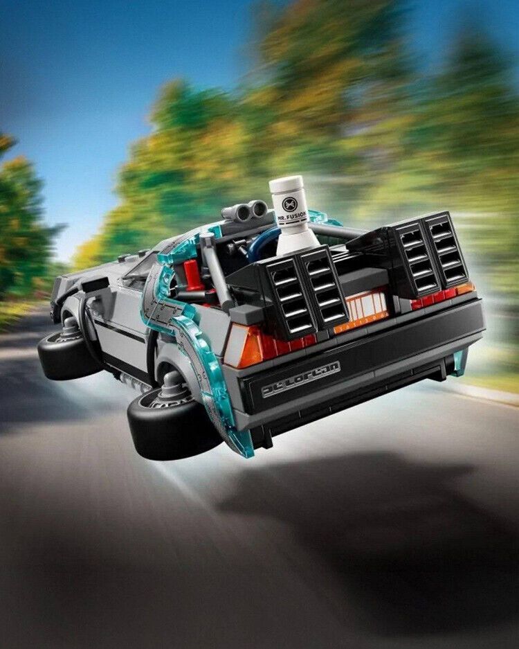 LEGO возвращает культовое кино: новый набор за ''Назад в будущее'' уже анонсирован