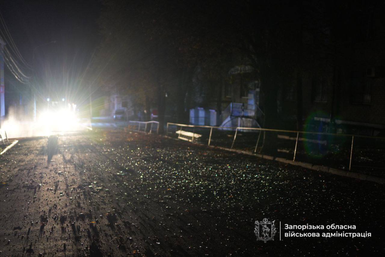 Взрывы и пожары в Запорожье: что известно о ночной атаке