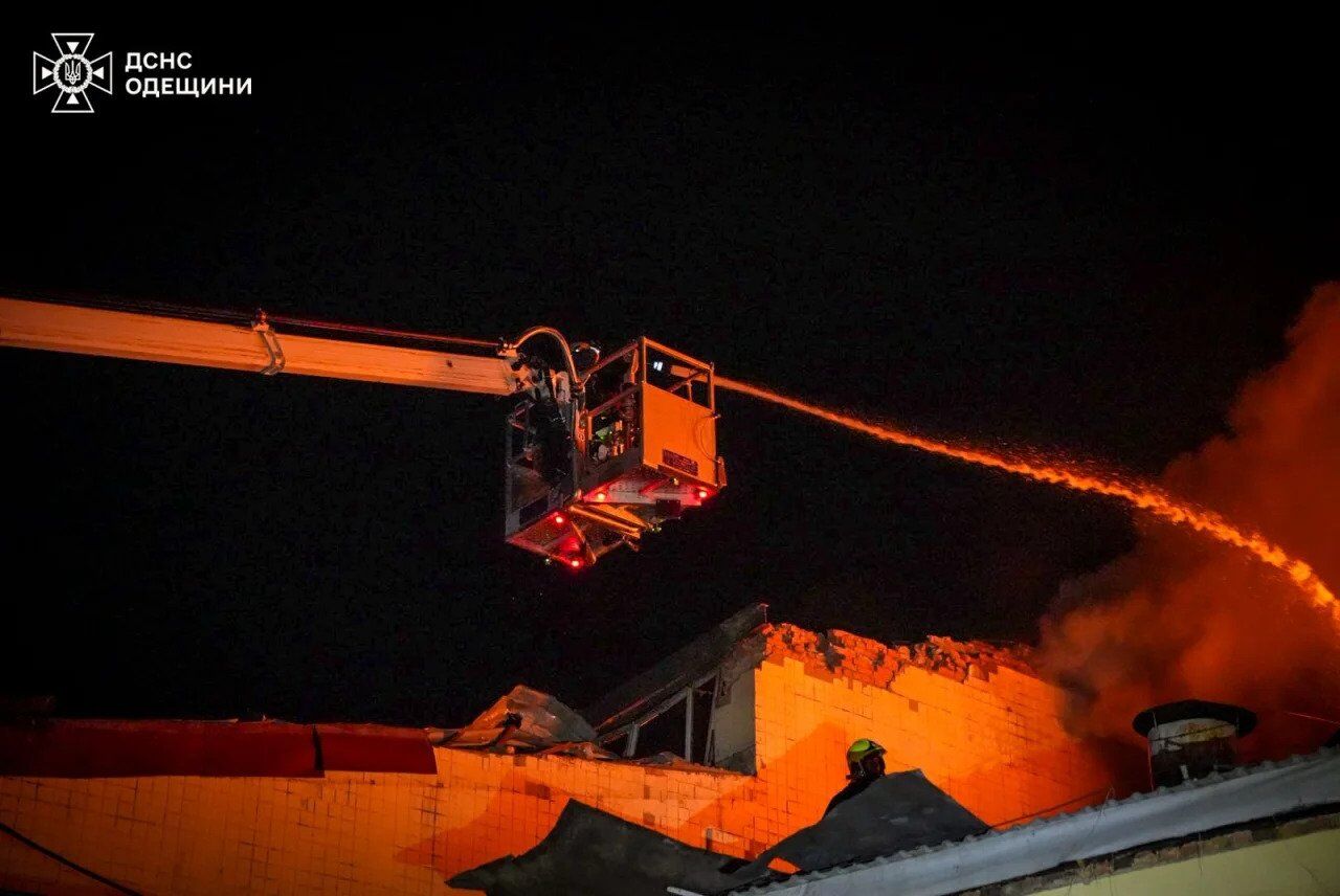 Масований удар дронами по Одесі: ціллю стало залізничне депо