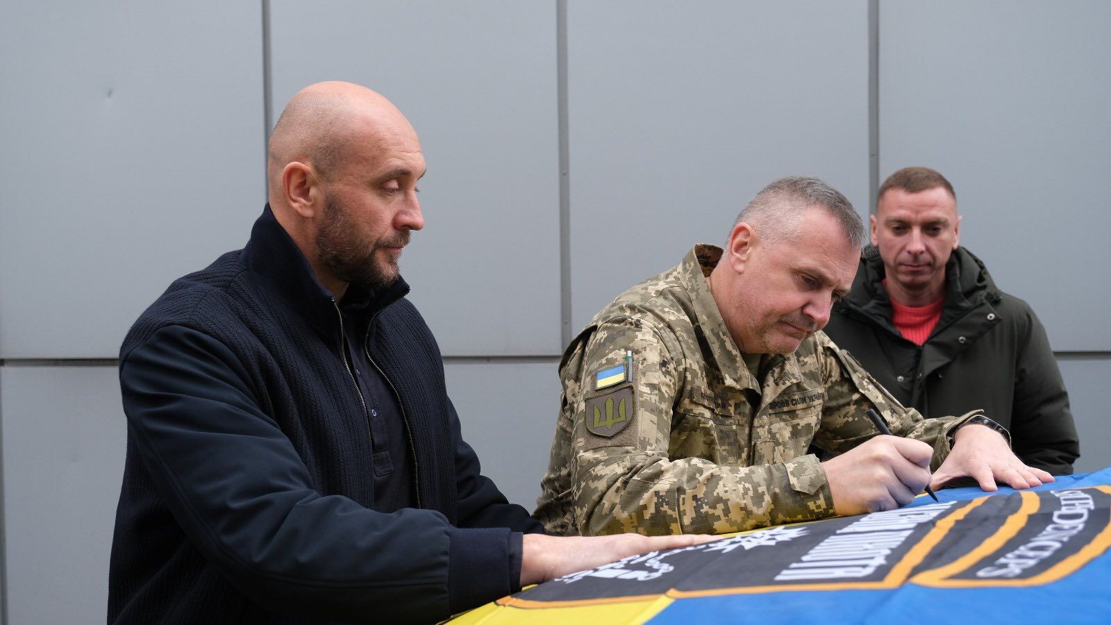 Волонтери ''Батальйон Волонтер'' віддали Dodge RAM командиру, який воює з першого дня