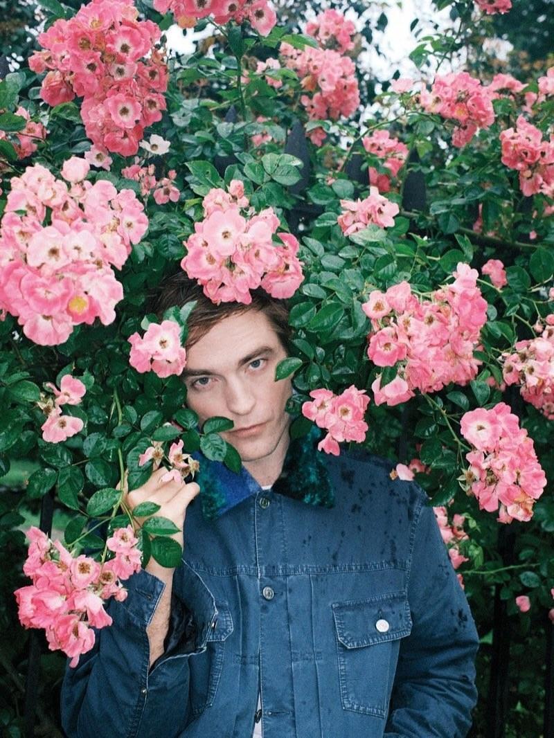 Роберт Паттінсон, Тільда Свінтон і Наомі Кемпбелл, Емма Стоун стали головними героями глянцю жовтня