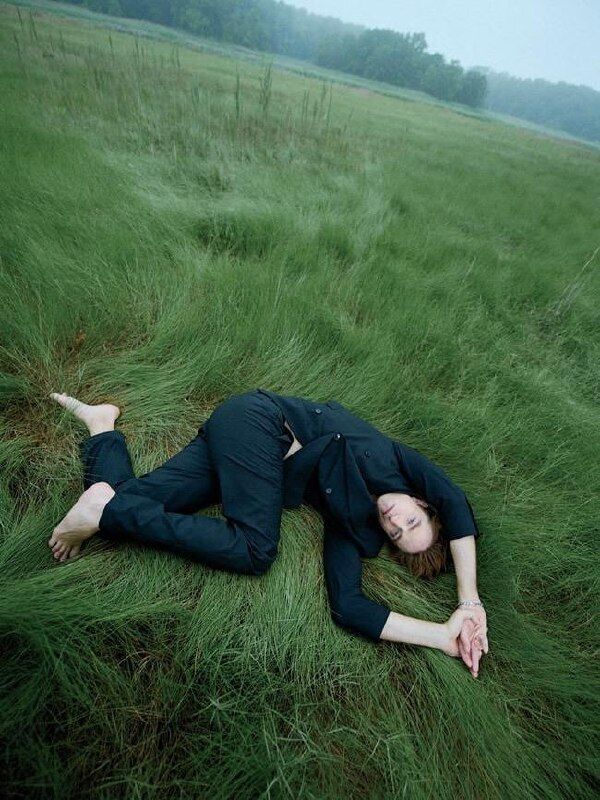 Роберт Паттінсон, Тільда Свінтон і Наомі Кемпбелл, Емма Стоун стали головними героями глянцю жовтня