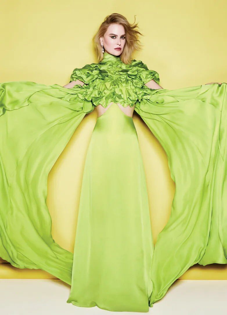 Роберт Паттінсон, Тільда Свінтон і Наомі Кемпбелл, Емма Стоун стали головними героями глянцю жовтня