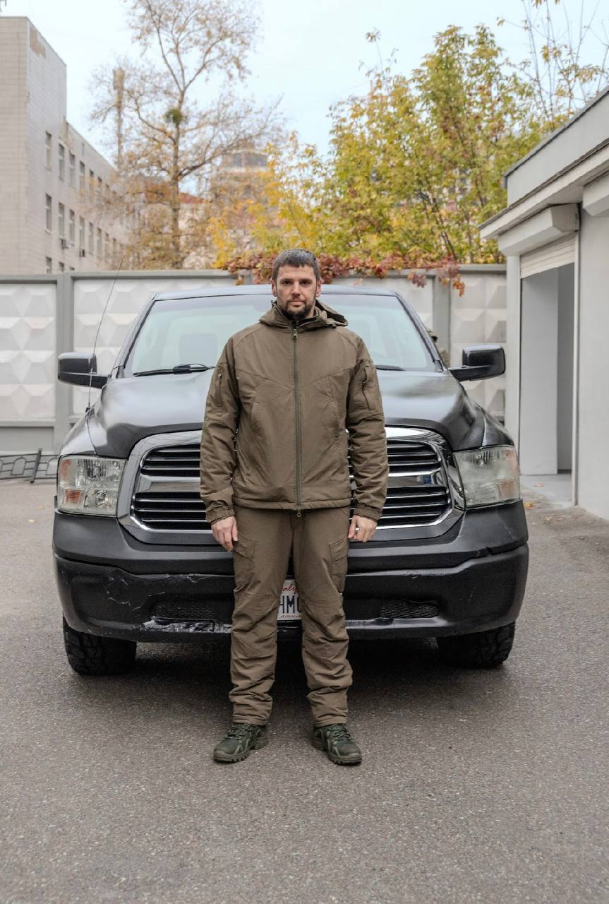 Domino Foundation передала військовим потужний Dodge RAM для Покровського напрямку