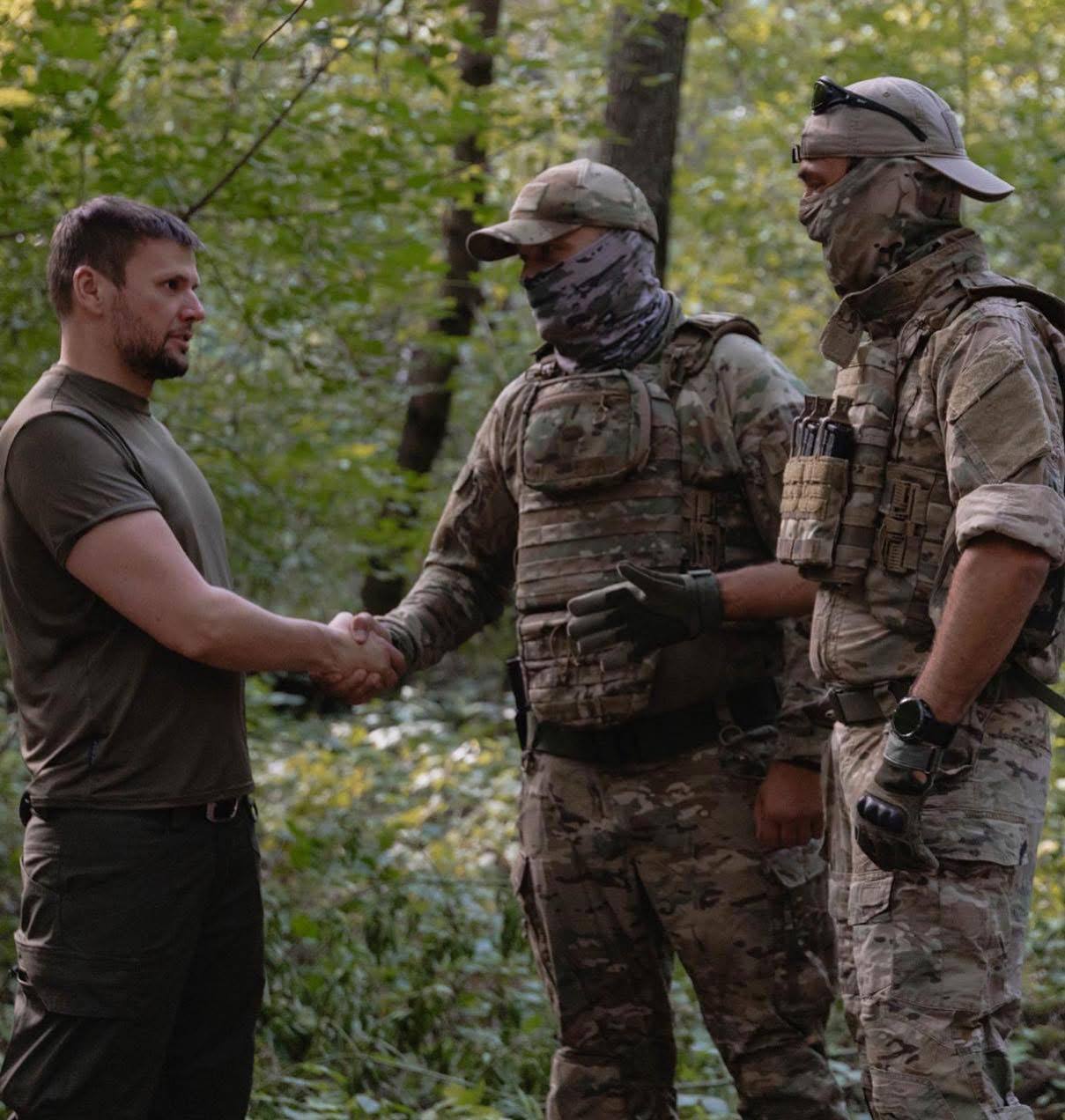Domino Foundation передала військовим потужний Dodge RAM для Покровського напрямку