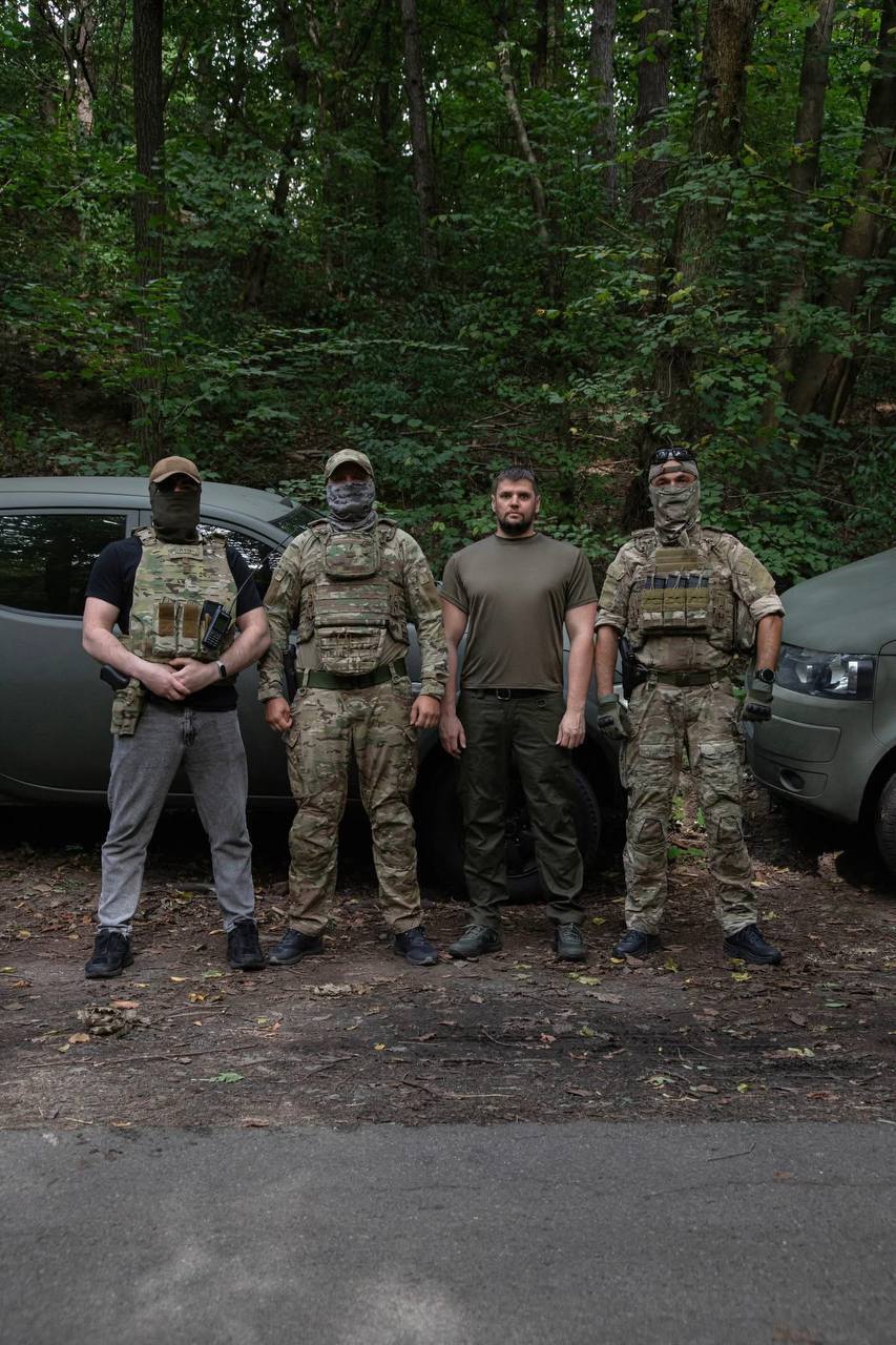 Domino Foundation передала військовим потужний Dodge RAM для Покровського напрямку