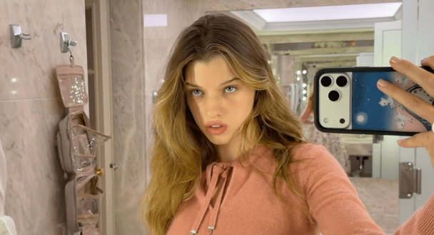 Дочь Миллы Йовович поразила новыми фото и невероятной схожестью с мамой