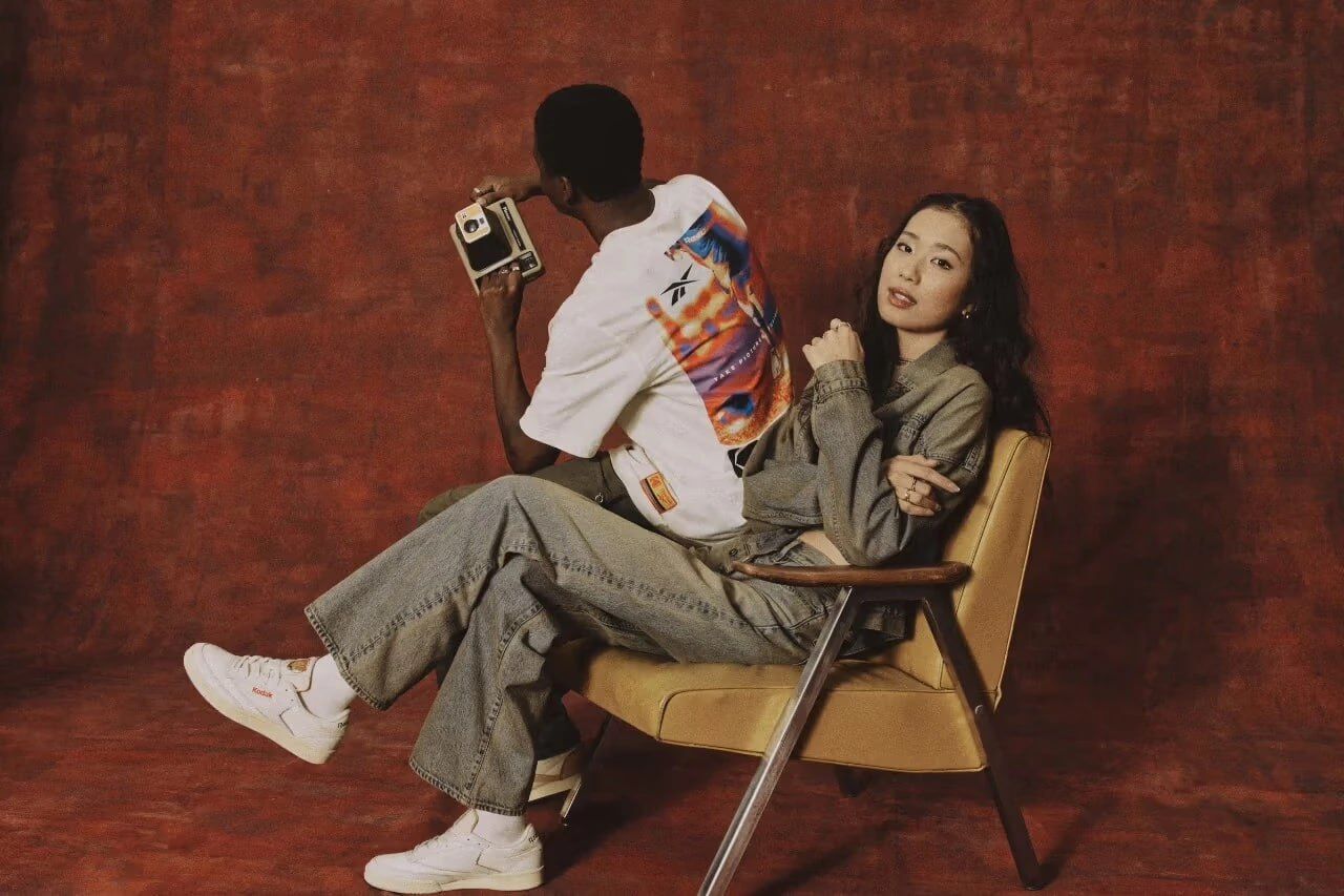 Reebok и Kodak представили общую капсульную коллекцию в стиле 90-х