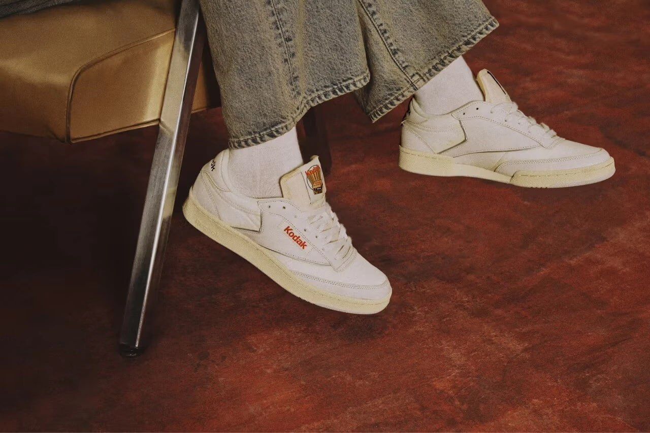 Reebok и Kodak представили общую капсульную коллекцию в стиле 90-х